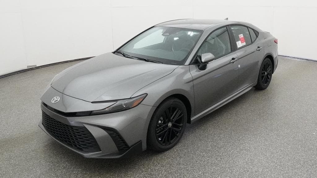 2026 Toyota Camry SE — photo 1 of 33