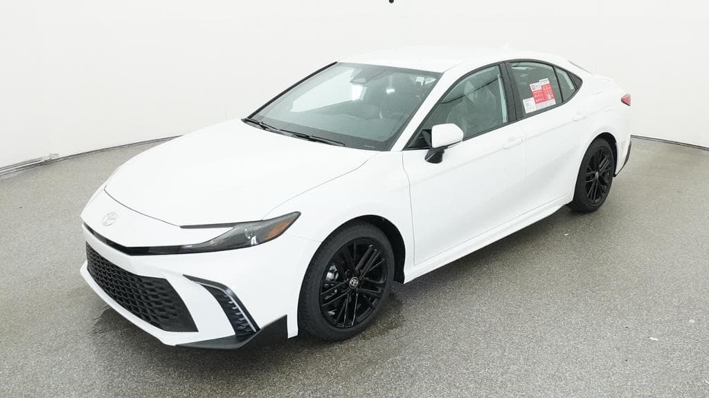 2026 Toyota Camry SE — photo 1 of 33
