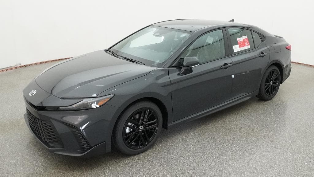 2026 Toyota Camry SE — photo 1 of 33