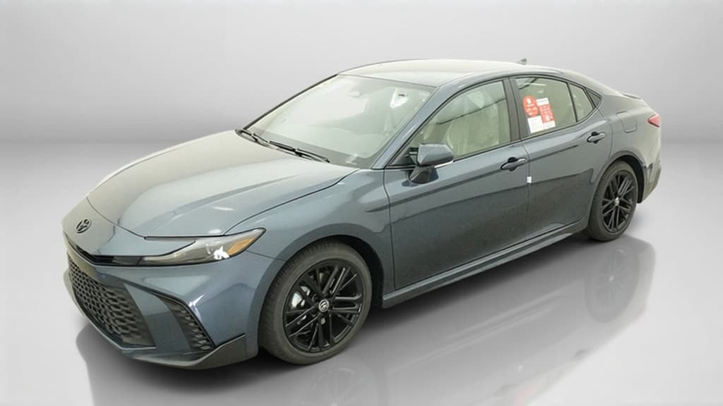 2027 Toyota Camry SE — photo 1 of 17