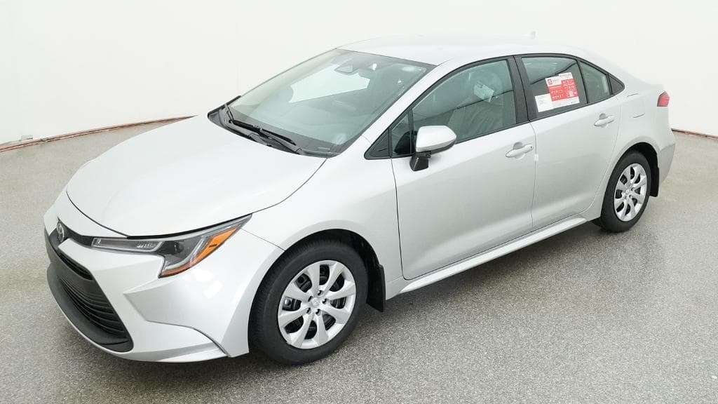 2026 Toyota Corolla LE — photo 1 of 33