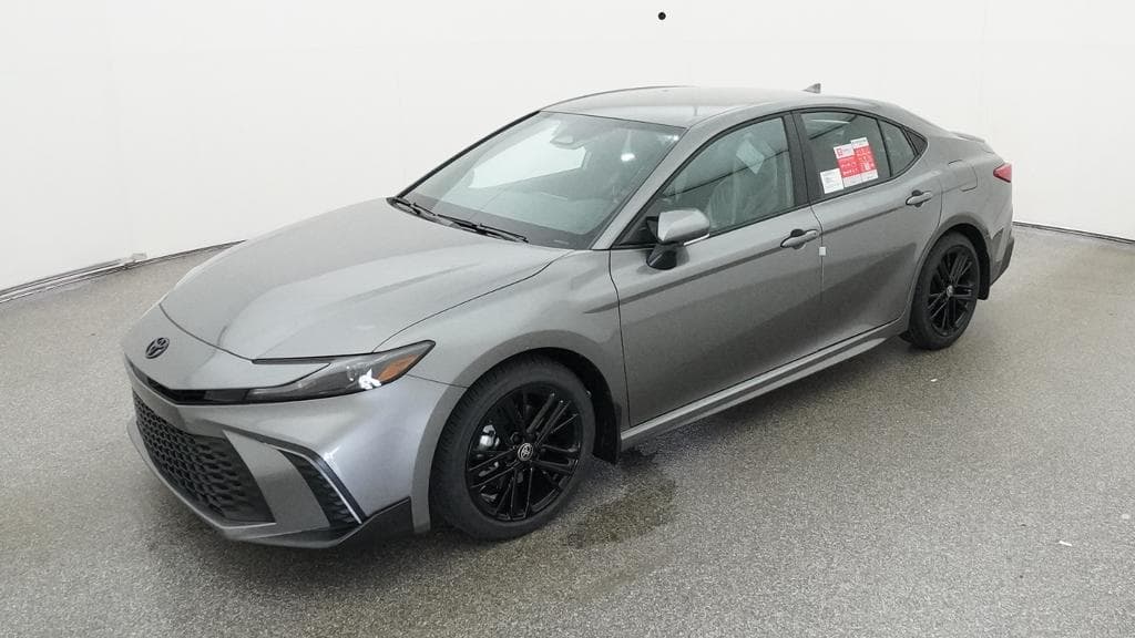 2026 Toyota Camry SE — photo 1 of 33