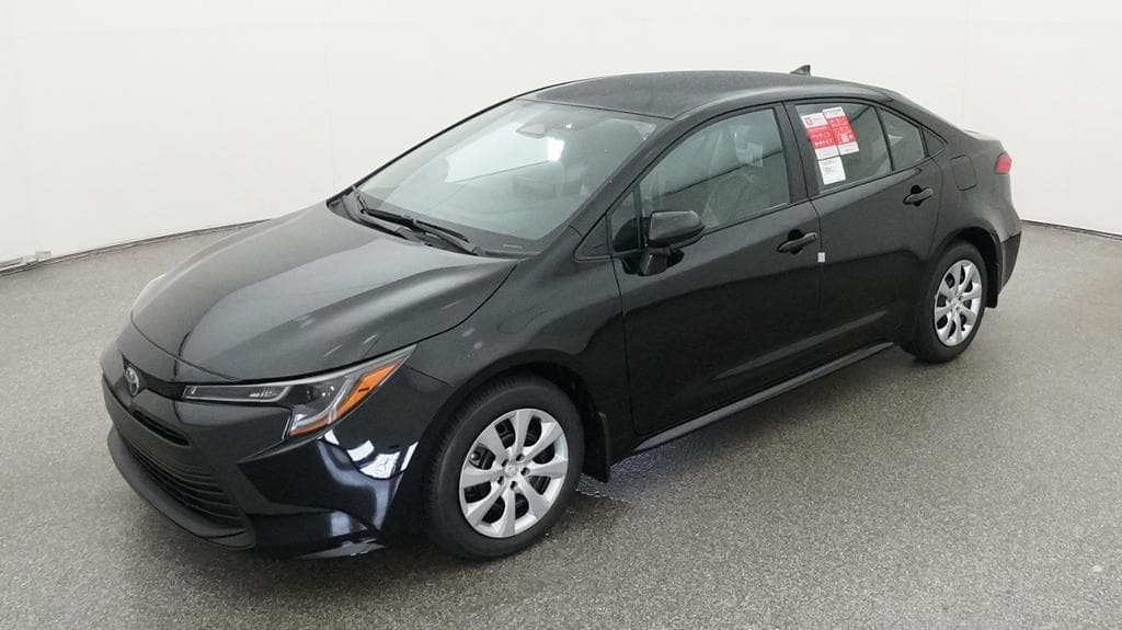 2026 Toyota Corolla LE — photo 1 of 33