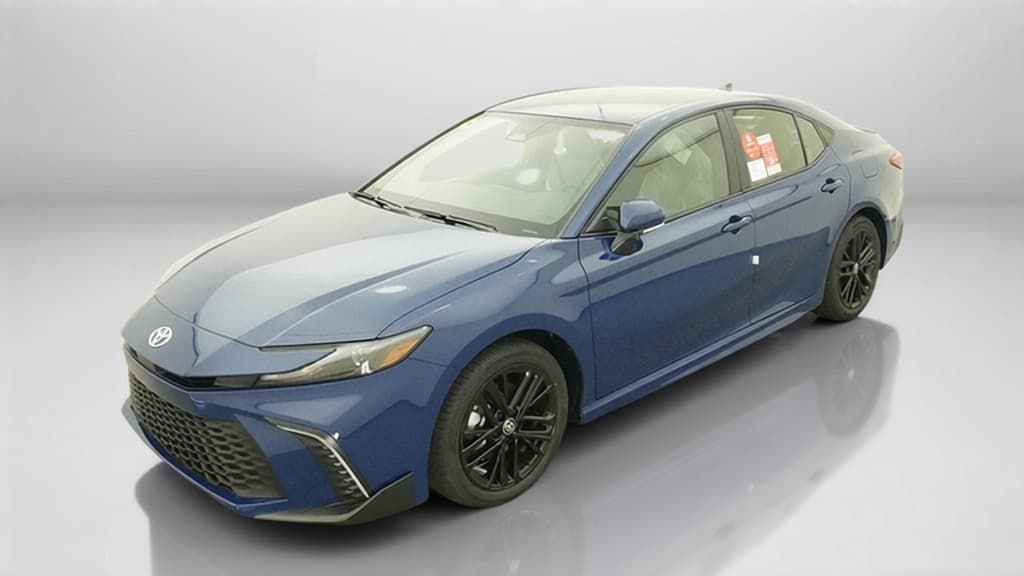 2027 Toyota Camry SE — photo 1 of 17