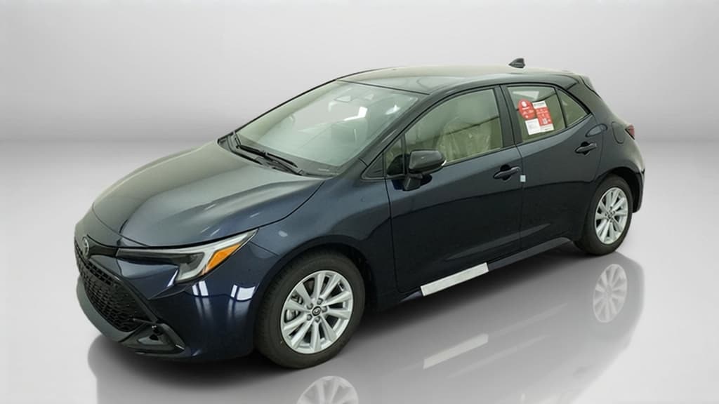 2027 Toyota Corolla Hatchback SE — photo 1 of 17