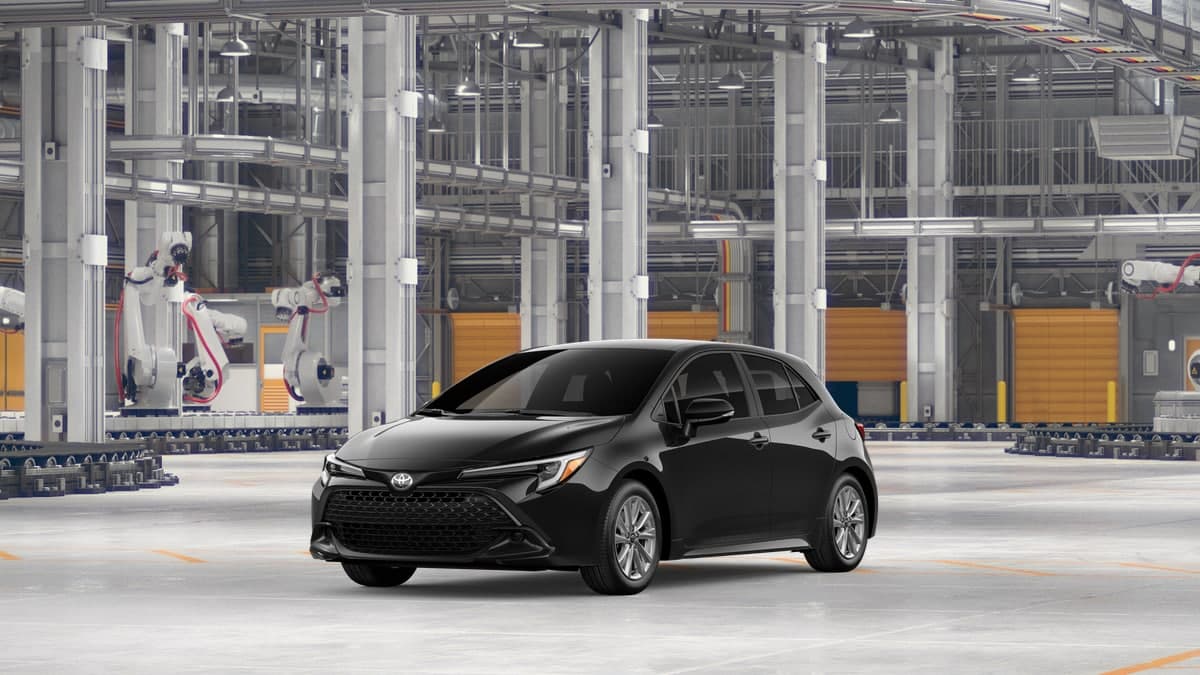 2027 Toyota Corolla Hatchback SE — photo 1 of 22