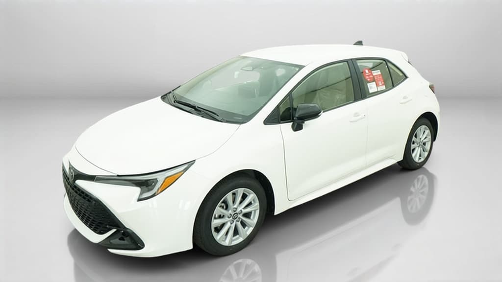 2027 Toyota Corolla Hatchback SE — photo 1 of 17