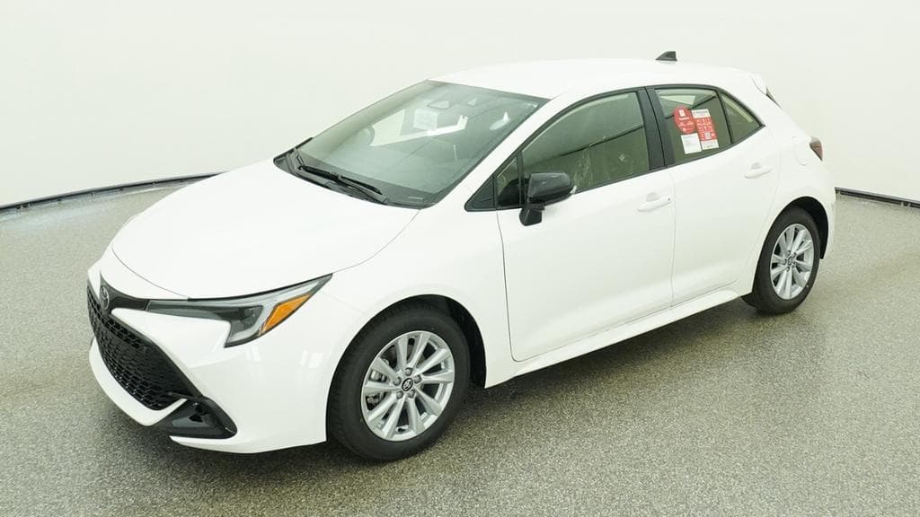 2027 Toyota Corolla Hatchback SE — photo 1 of 33