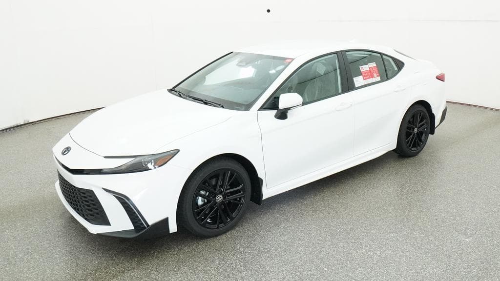 2026 Toyota Camry SE — photo 1 of 33