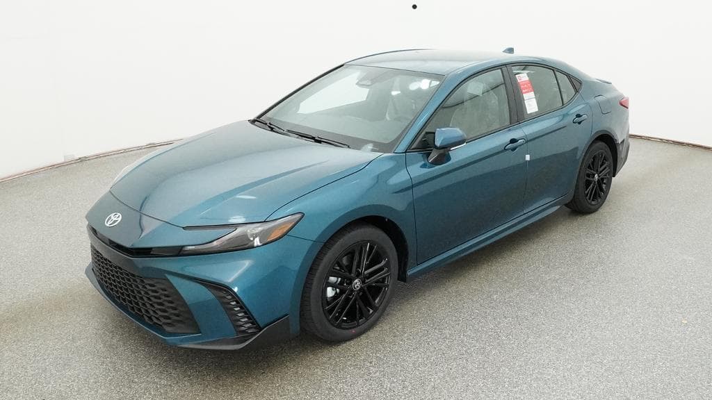 2026 Toyota Camry SE — photo 1 of 33