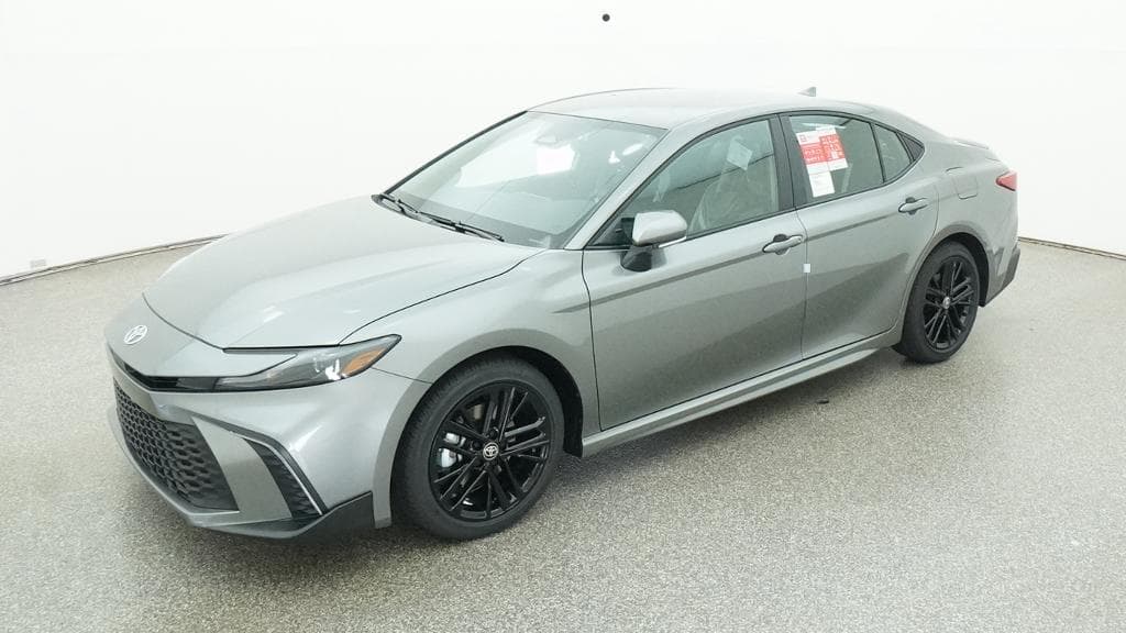2026 Toyota Camry SE — photo 1 of 33