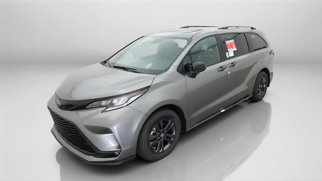 2026 Toyota Sienna XSE — photo 1 of 17