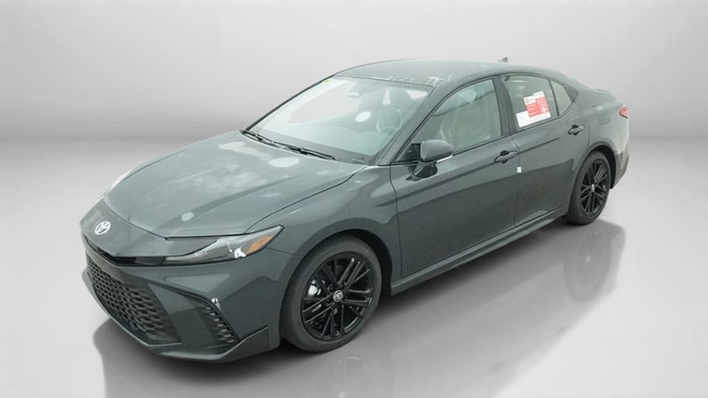 2026 Toyota Camry SE — photo 1 of 17