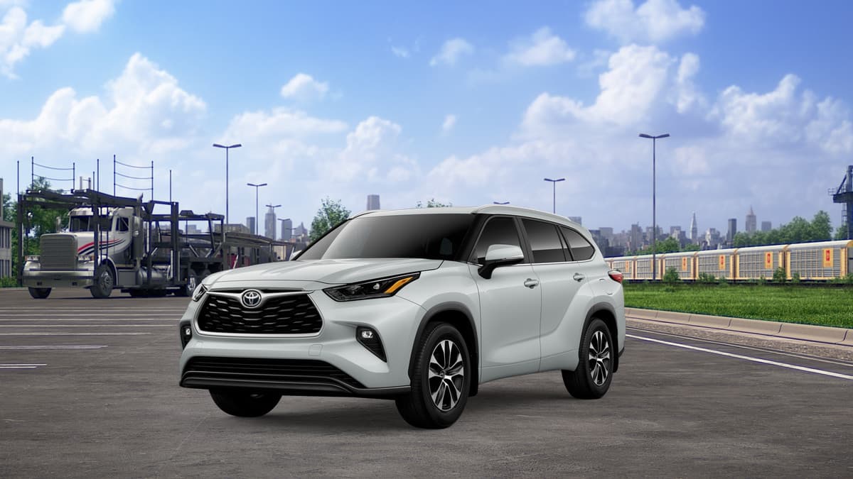 2026 Toyota Highlander XLE — photo 1 of 22