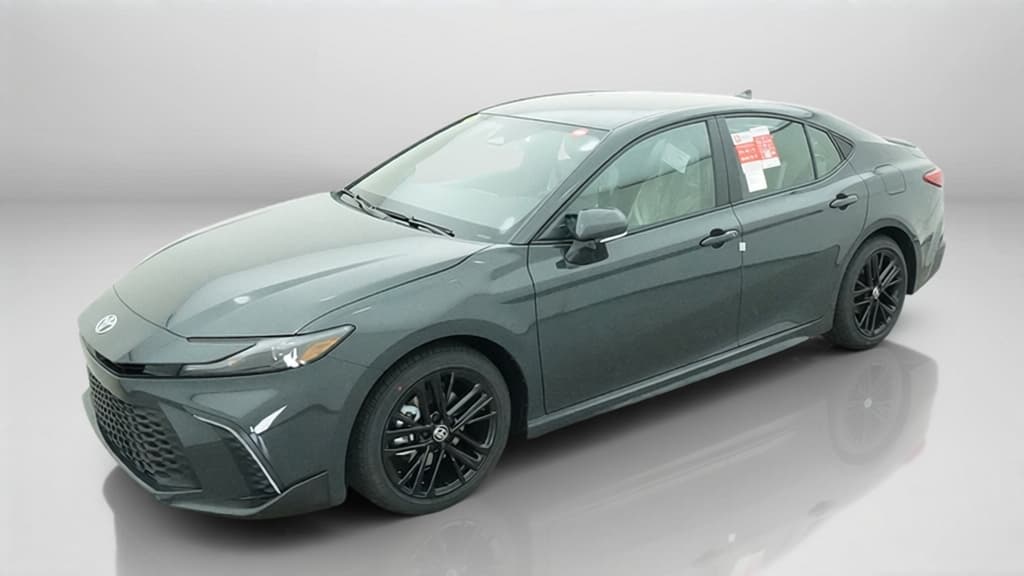 2026 Toyota Camry SE — photo 1 of 17