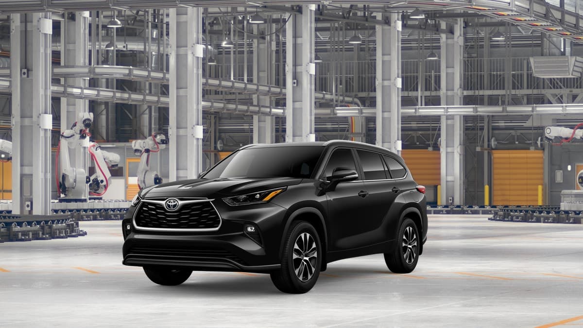 2026 Toyota Highlander XLE — photo 1 of 22
