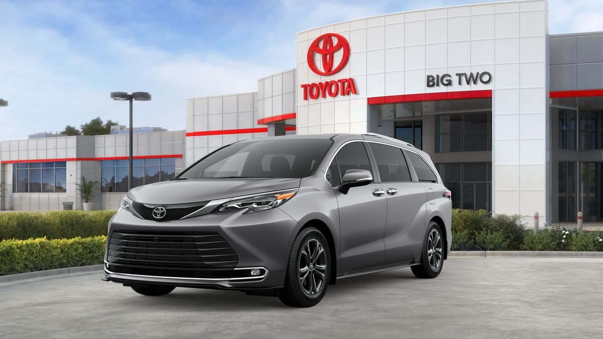 2026 Toyota Sienna Platinum — photo 1 of 22
