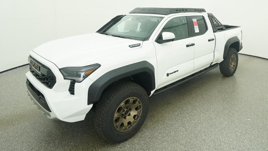 2026 Toyota Tacoma i-FORCE MAX Trailhunter — photo 1 of 33