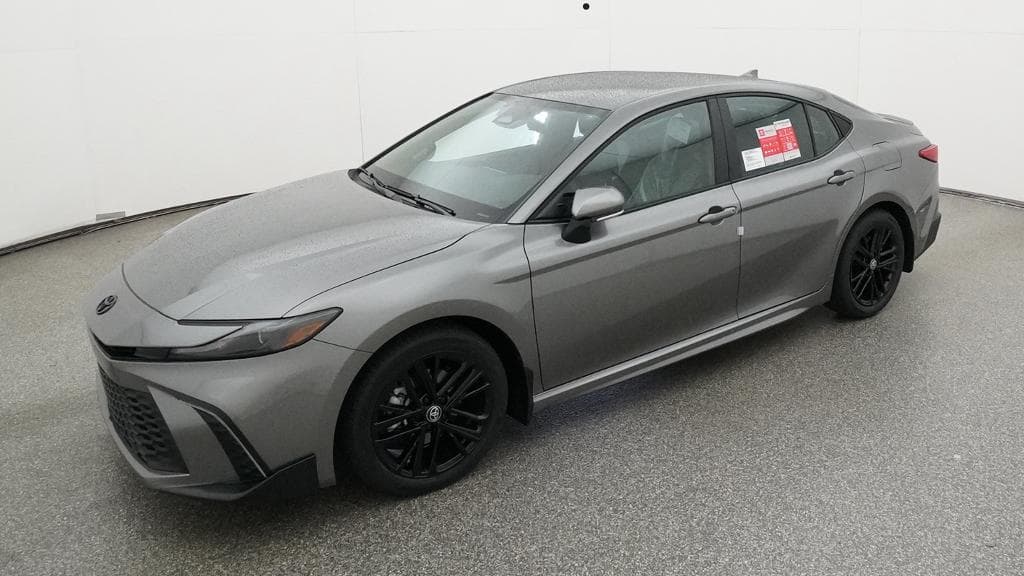 2026 Toyota Camry SE — photo 1 of 33