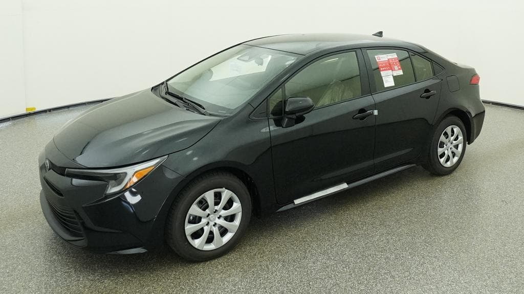 2026 Toyota Corolla Hybrid LE — photo 1 of 33