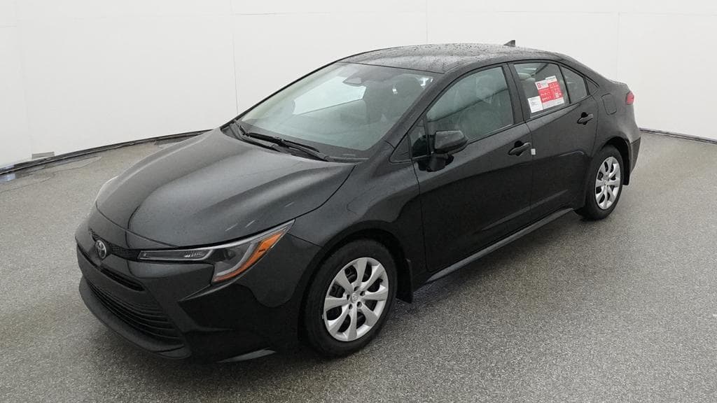 2026 Toyota Corolla LE — photo 1 of 33