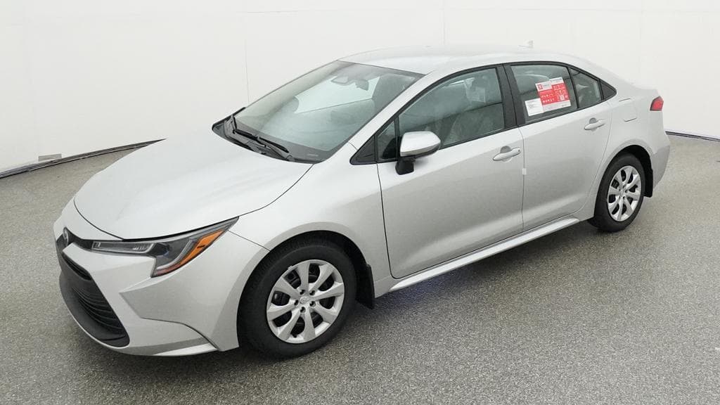 2026 Toyota Corolla LE — photo 1 of 33
