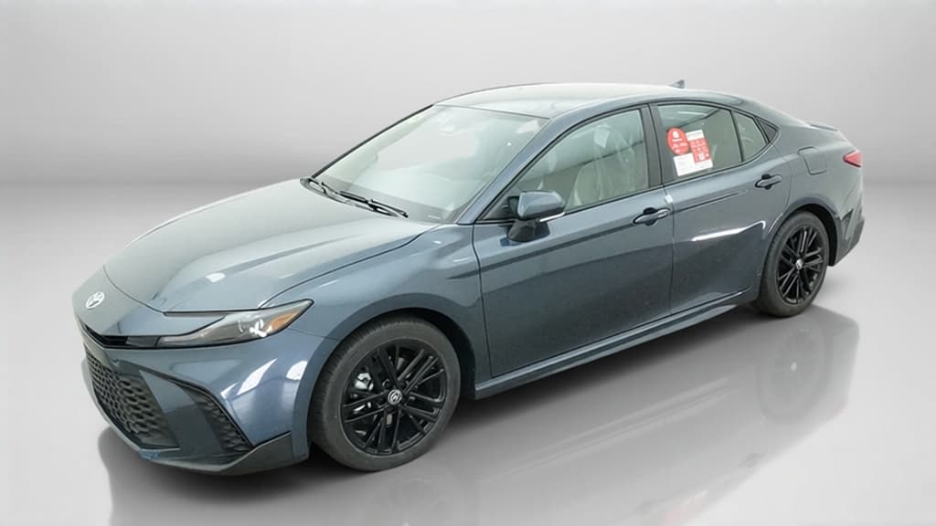 2027 Toyota Camry SE — photo 1 of 17