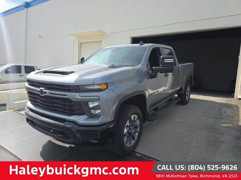 2024 Chevrolet Silverado 2500 HD Custom — photo 1 of 3