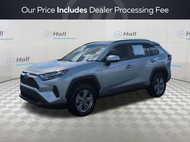 2022 Toyota RAV4 Base — photo 1 of 15