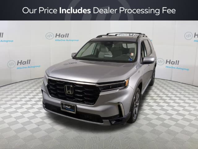 2025 Honda Pilot Touring — photo 1 of 32