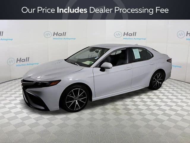2023 Toyota Camry SE — photo 1 of 37