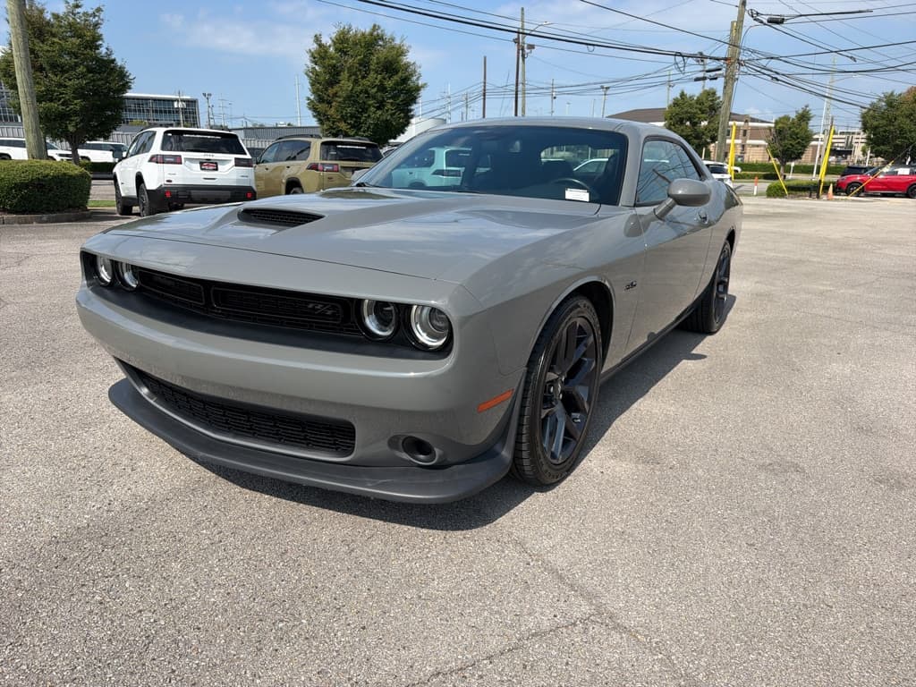 2023 Dodge Challenger R/T — photo 1 of 24
