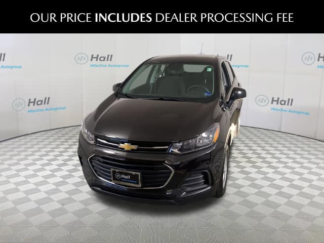 2022 Chevrolet Trax LS — photo 1 of 30