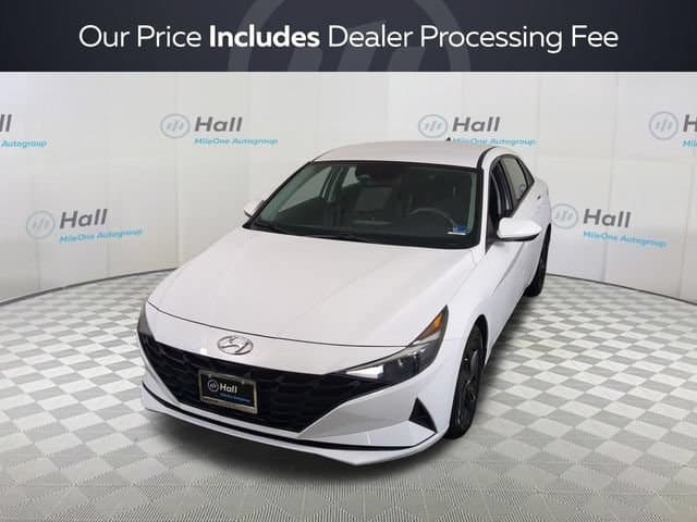 2023 Hyundai Elantra SEL — photo 1 of 30