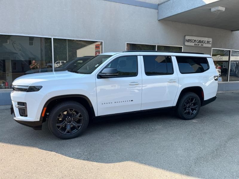 2026 Jeep Grand Wagoneer L Limited Altitude 4x4 — photo 1 of 7