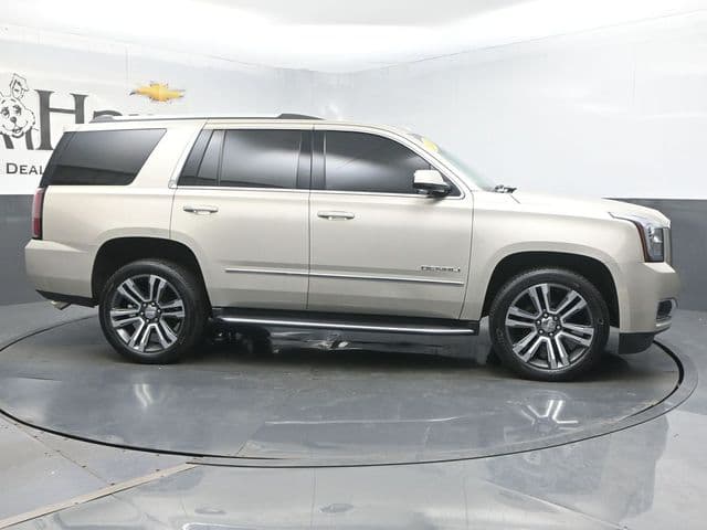 2017 GMC Yukon Denali — photo 1 of 63