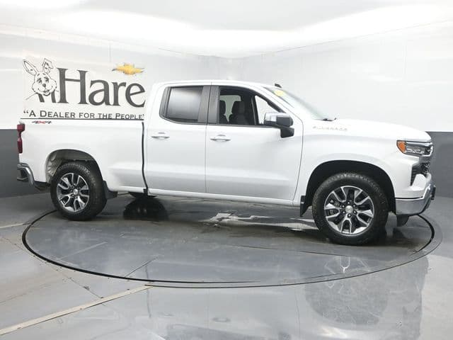 2023 Chevrolet Silverado 1500 LT — photo 1 of 55