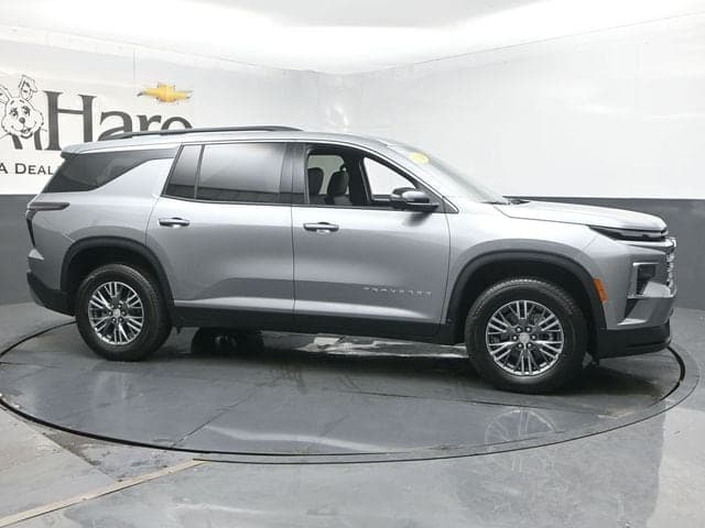 2026 Chevrolet Traverse LT — photo 1 of 62