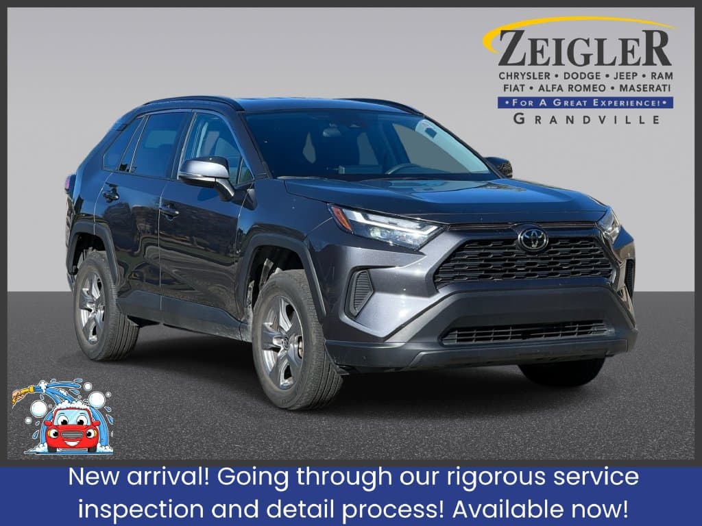 2025 Toyota RAV4 XLE — photo 1 of 18