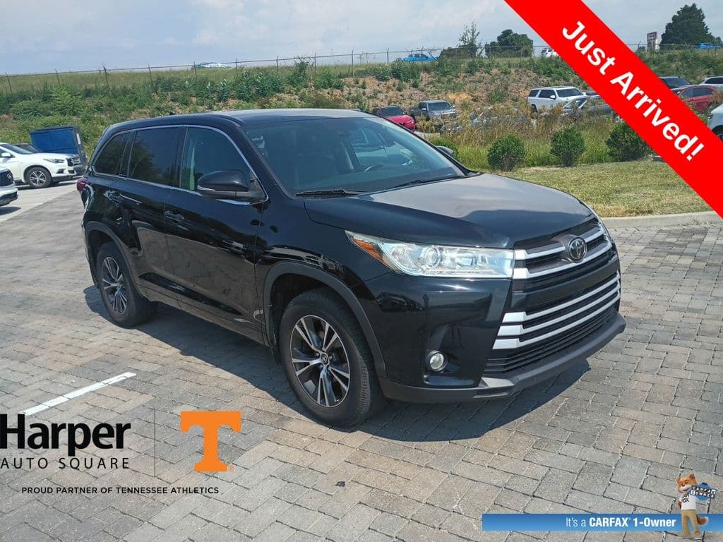 2018 Toyota Highlander LE Plus — photo 1 of 29