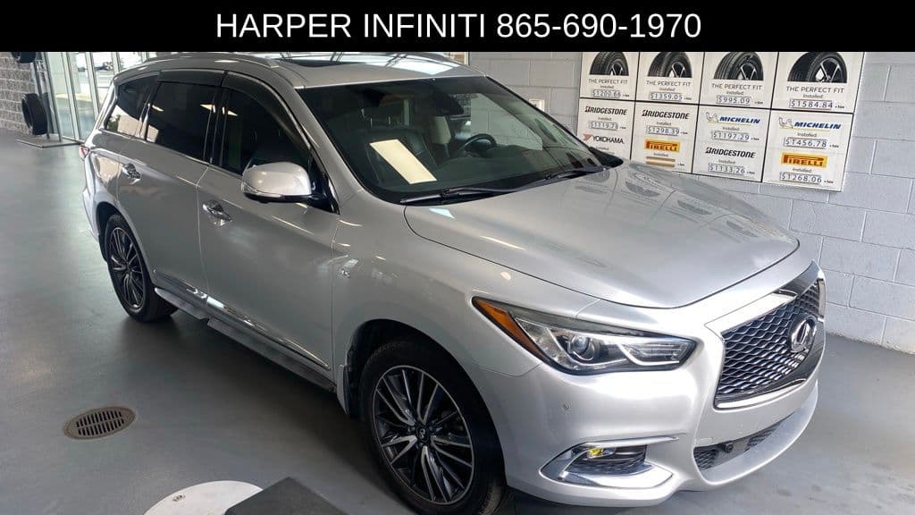 2018 INFINITI QX60 Base — photo 1 of 2