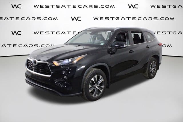 2023 Toyota Highlander XLE — photo 1 of 48