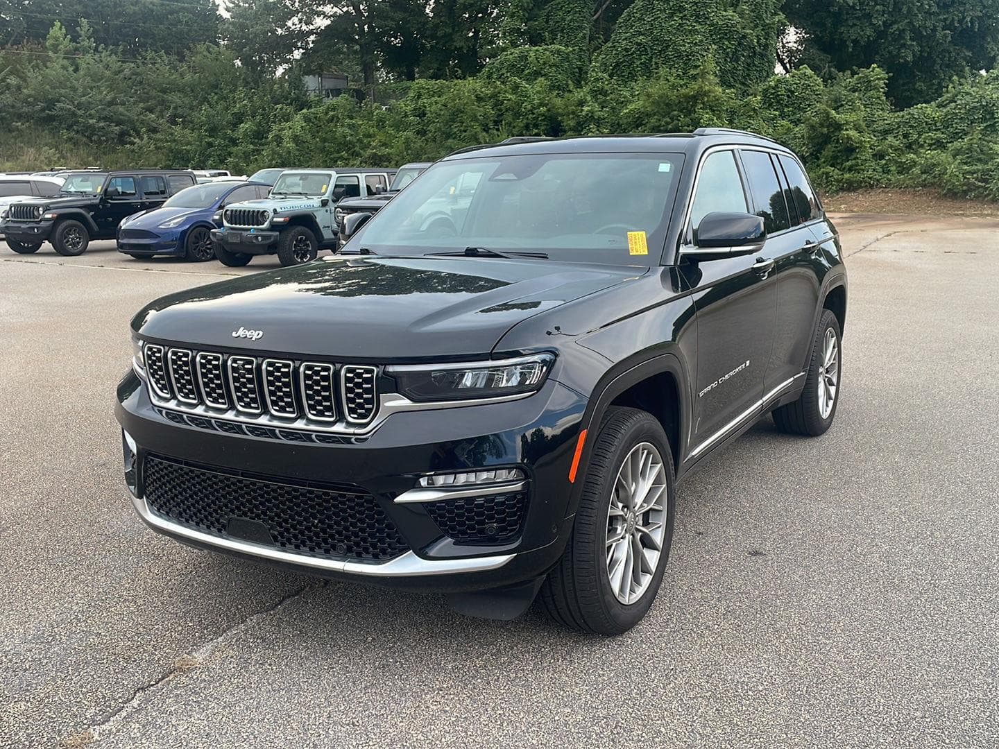 2025 Jeep Grand Cherokee Summit — photo 1 of 12