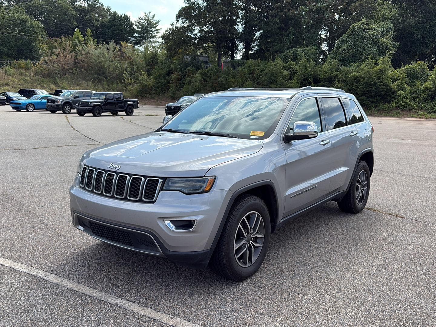 2019 Jeep Grand Cherokee Limited — photo 1 of 12