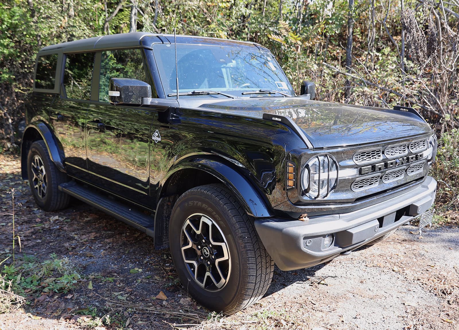 2023 Ford Bronco Base — photo 1 of 8