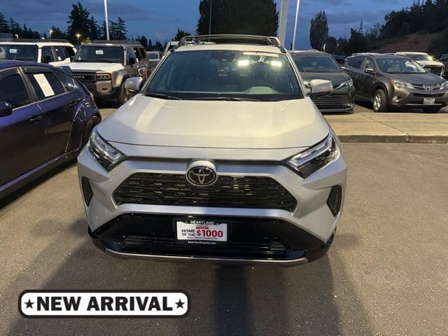2025 Toyota RAV4 Hybrid SE — photo 1 of 8