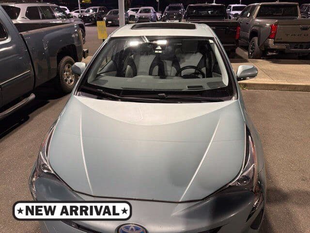 2016 Toyota Prius Four — photo 1 of 8