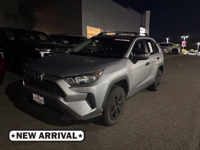 2020 Toyota RAV4 LE — photo 1 of 8