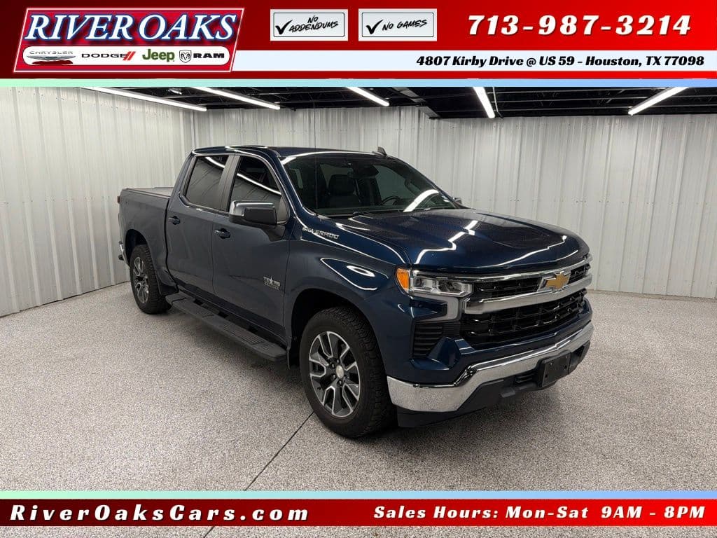 2022 Chevrolet Silverado 1500 LT — photo 1 of 18