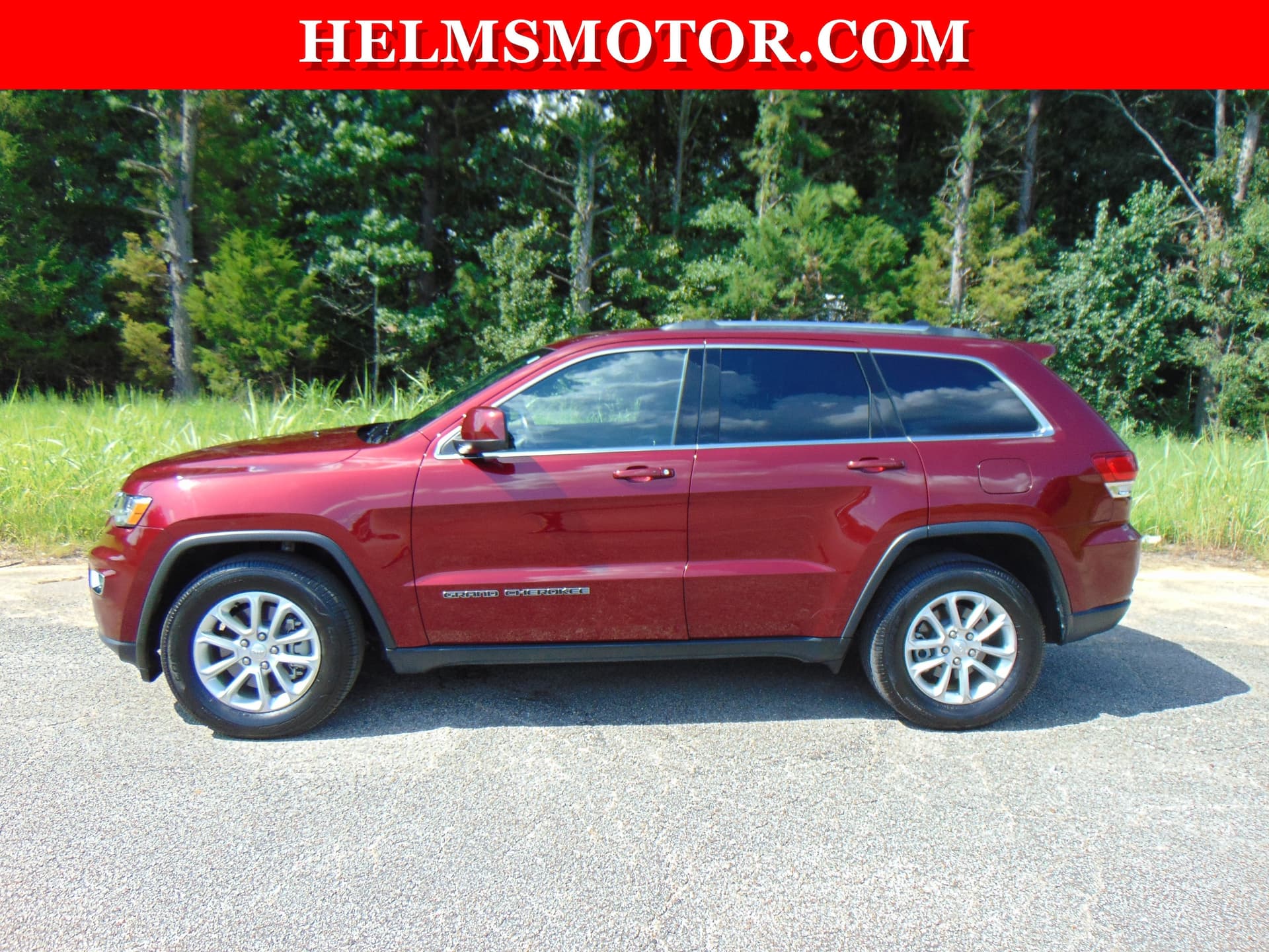 2021 Jeep Grand Cherokee Laredo — photo 1 of 36